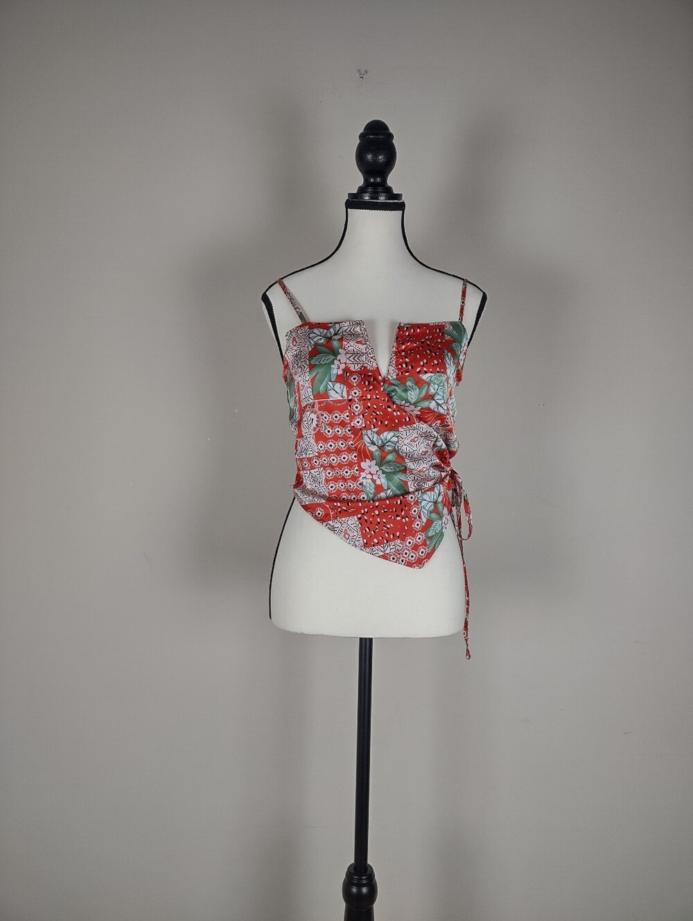 Red Floral Tie-Wrap Crop Top Size Small Y2K Tropical Print Cami